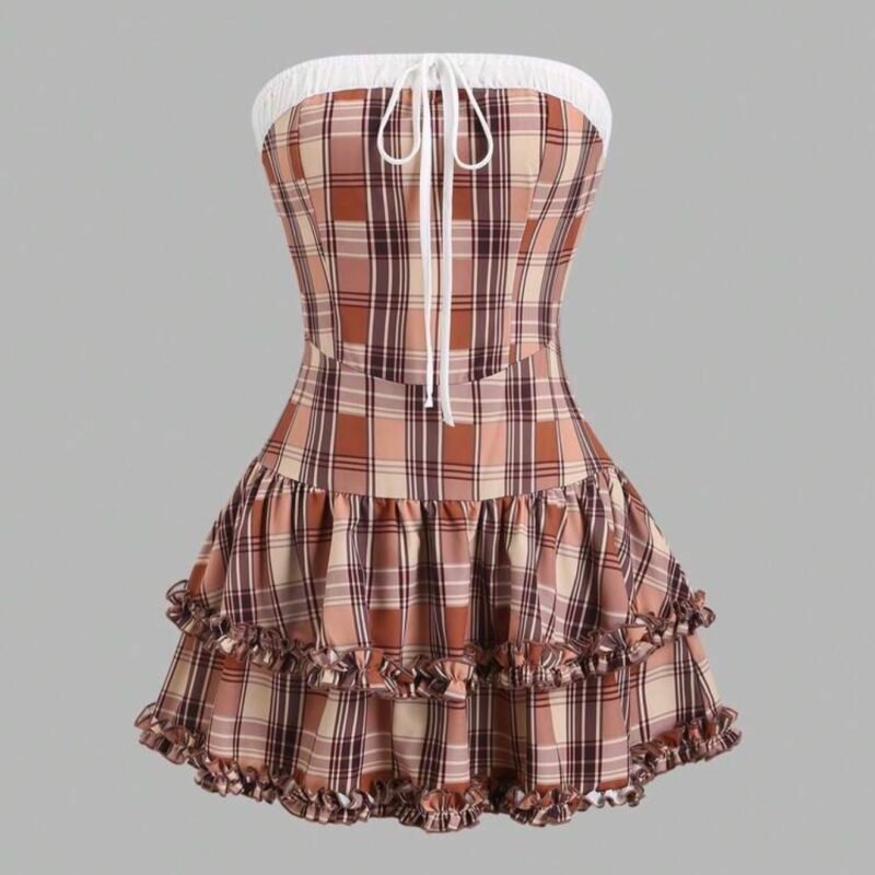 Vestido xadrez com babadinho.