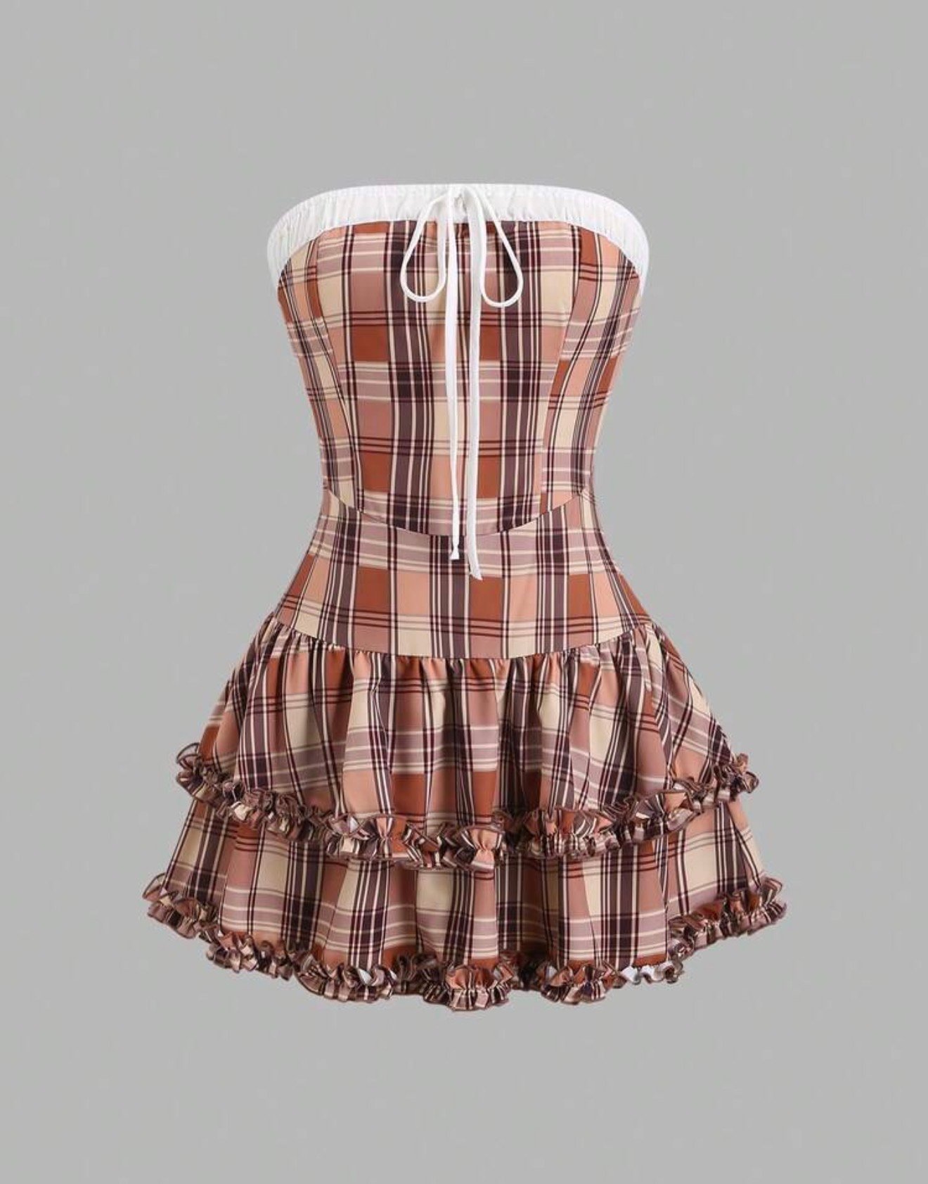 Vestido xadrez com babadinho.