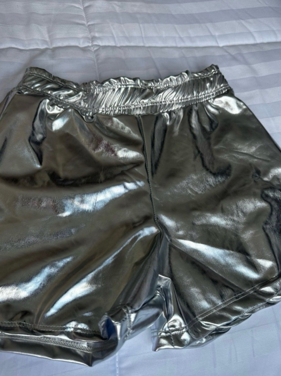 Shorts metalizado - PP - P - M - cores variadas. - Imagem 5